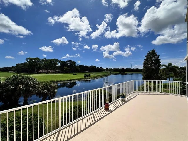 1200 Country Club Drive 2106, LARGO