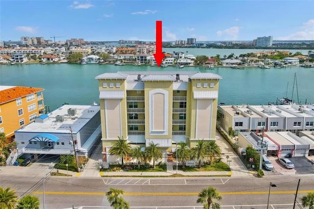 706 Bayway Boulevard 301, CLEARWATER BEACH