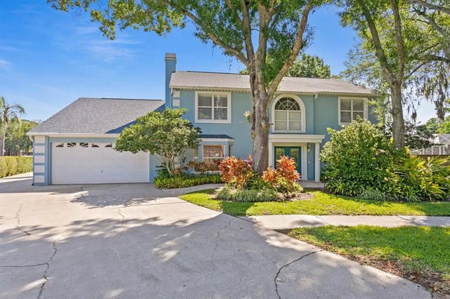13548 Lake Magdalene Drive, TAMPA