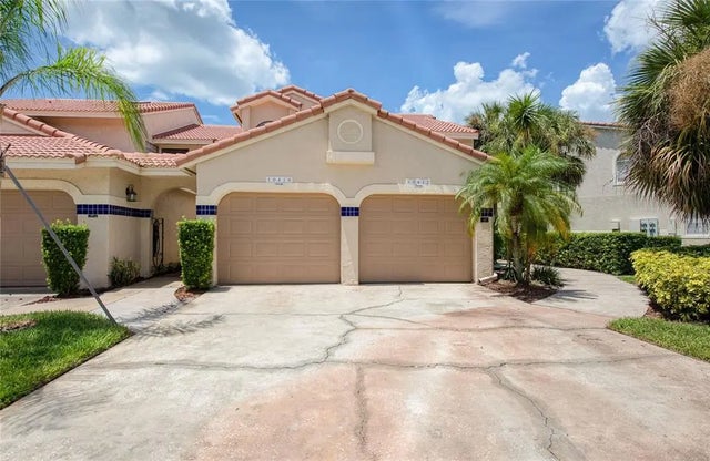 10410 La Mirage Court 104, TAMPA