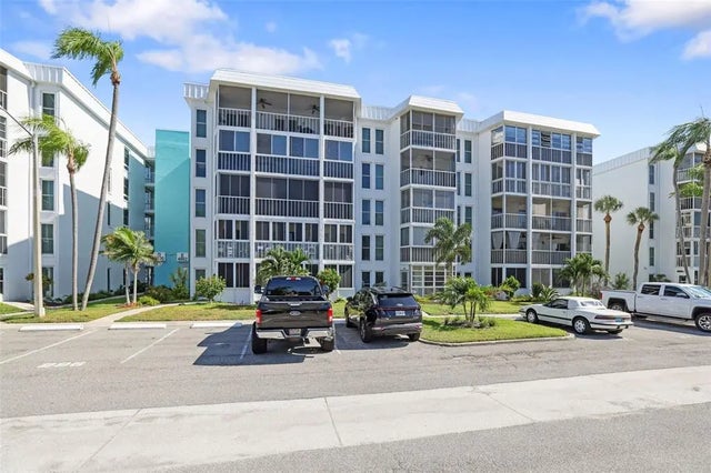 4902 38th Way S 309, ST PETERSBURG