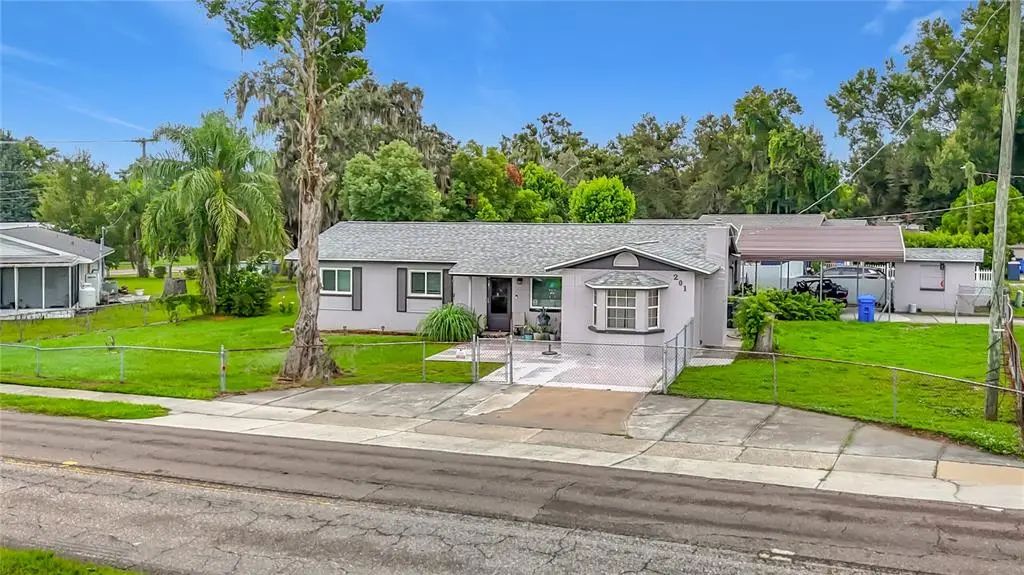 201 E Wheeler Road, SEFFNER