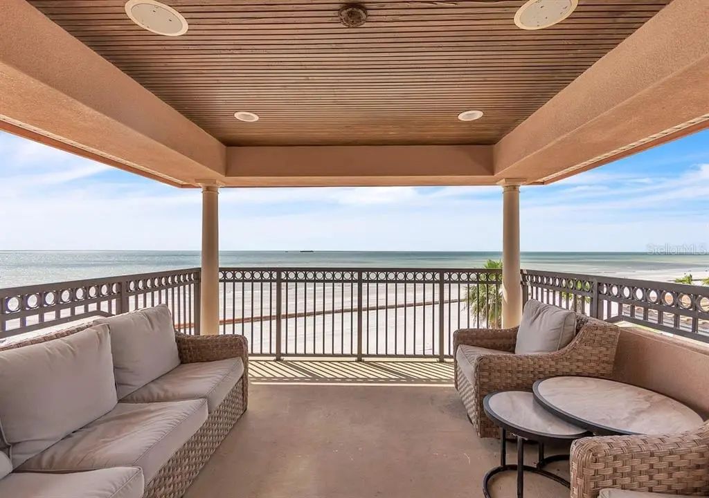 17810 Lee Avenue, REDINGTON SHORES