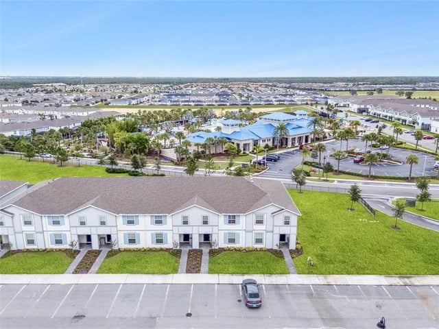 921 Paradise Drive, DAVENPORT