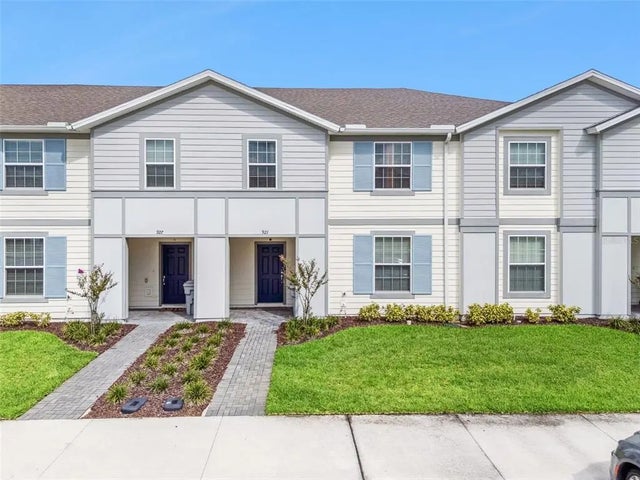 921 Paradise Drive, DAVENPORT