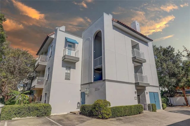 2314 S Clewis Court 204, TAMPA