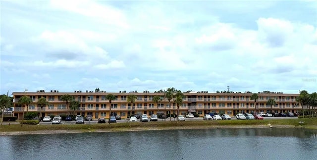 6400 46th Avenue N 113, KENNETH CITY