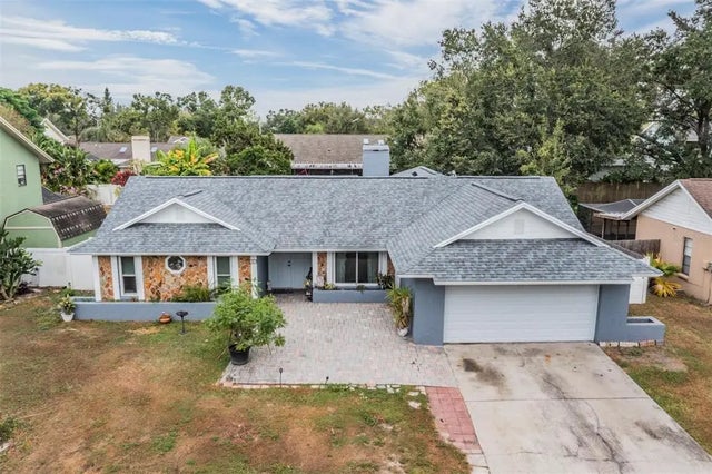 1612 Carter Oaks Drive, VALRICO