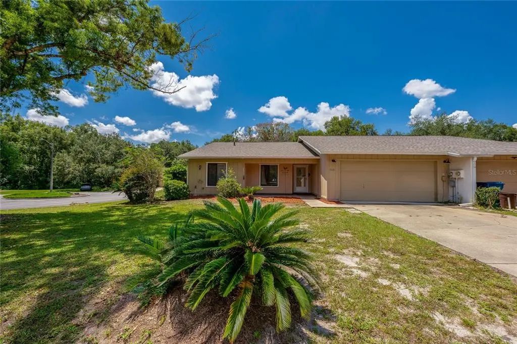 1040 W Village Green Road, DELAND