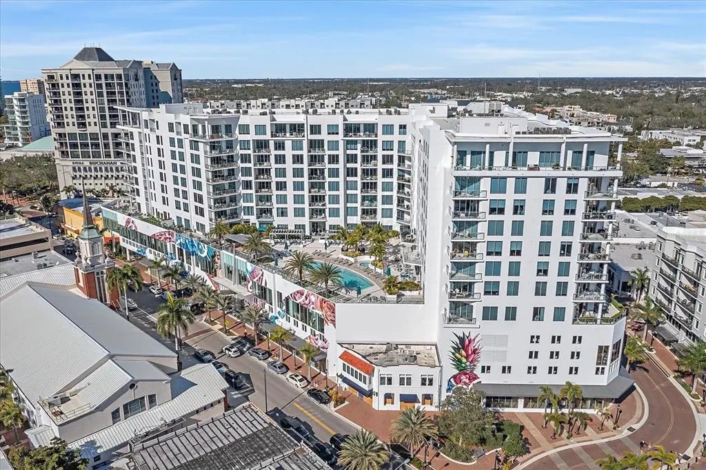 111 S Pineapple Avenue 816