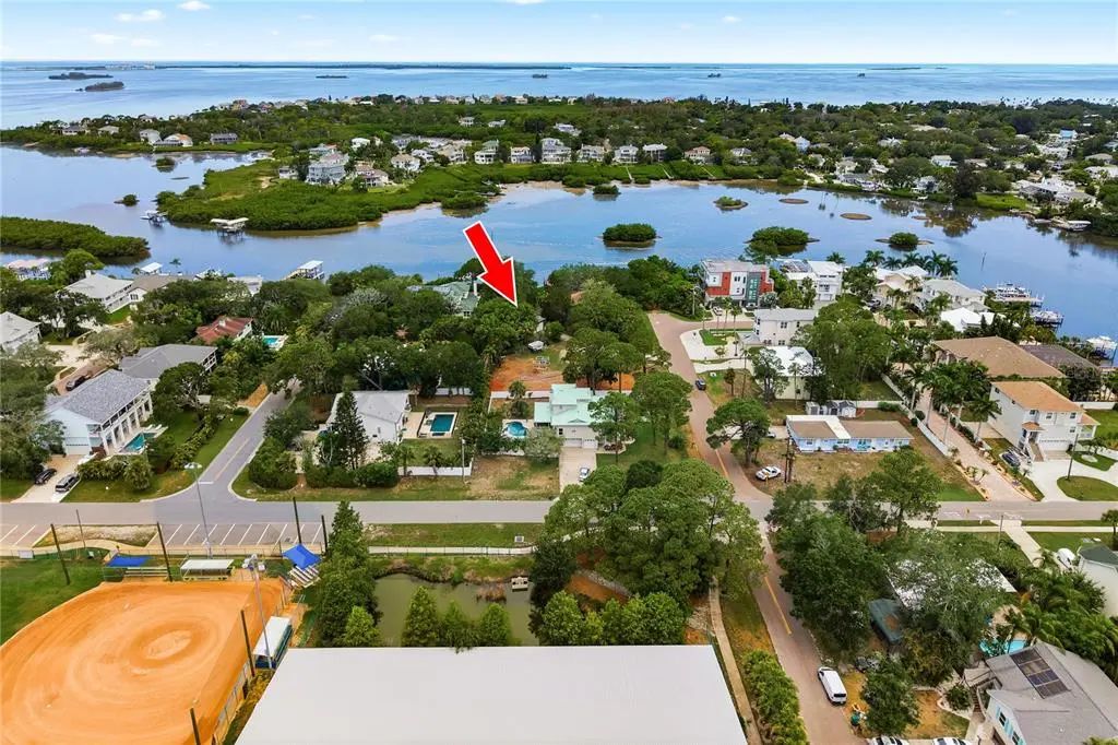 700 Delaware Avenue, PALM HARBOR