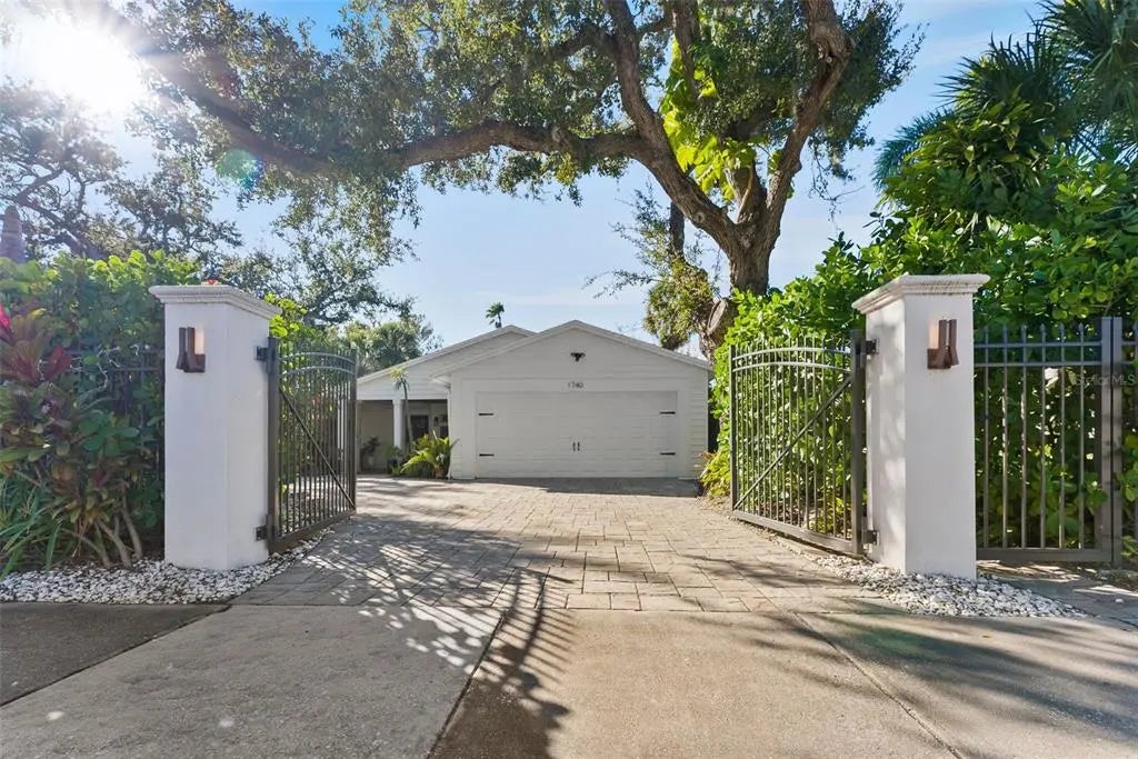 1740 S Orange Avenue, SARASOTA