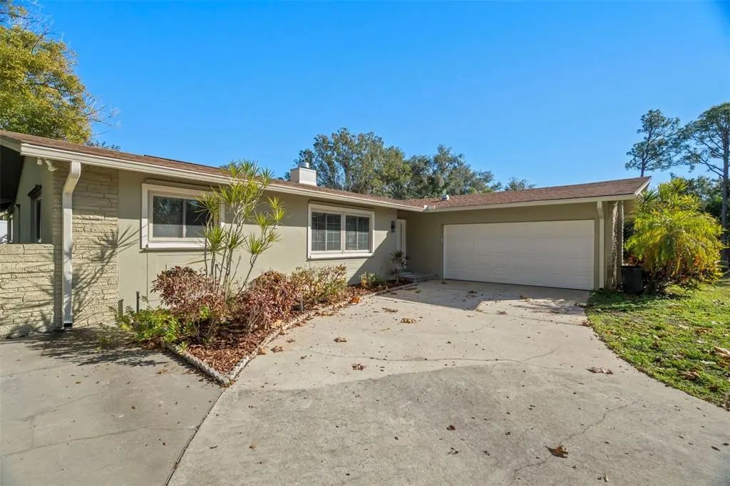 232 Pinecrest Drive, PALM HARBOR