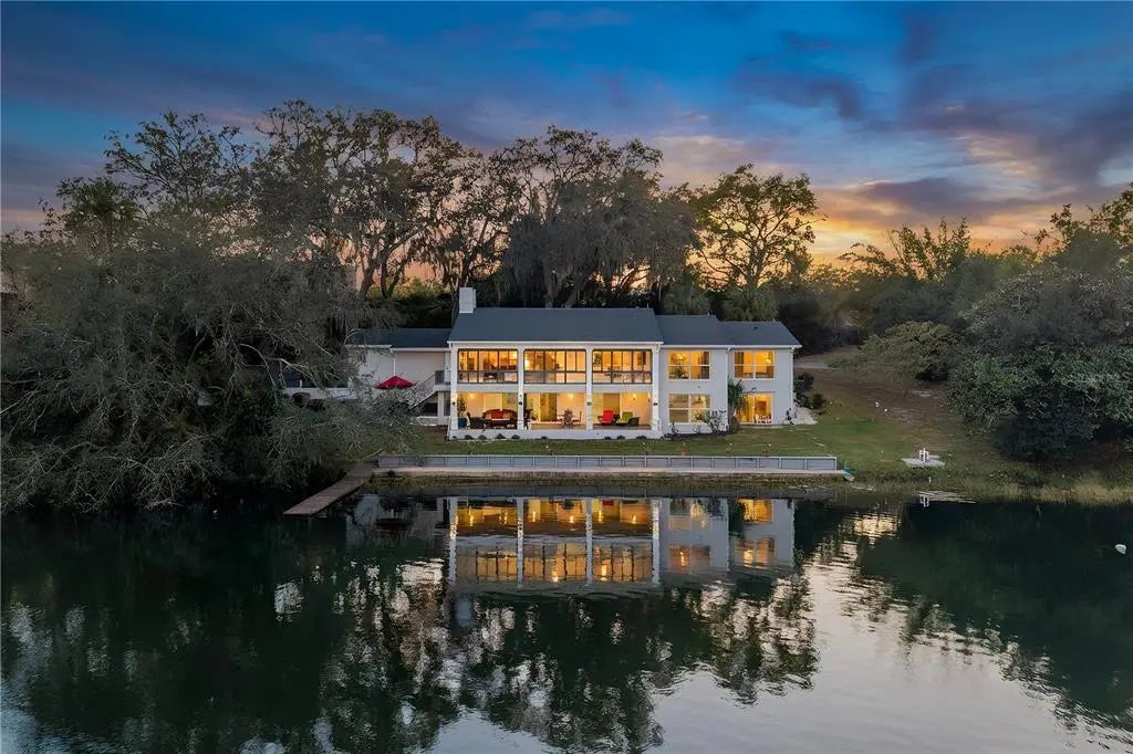 3105 S Lakeshore Court, EUSTIS