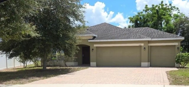 228 Whispering Pines Way, DAVENPORT