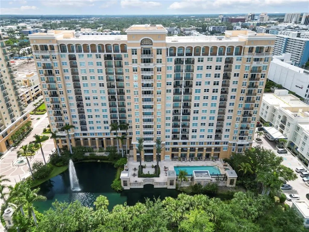 750 N Tamiami Trail 1005, SARASOTA