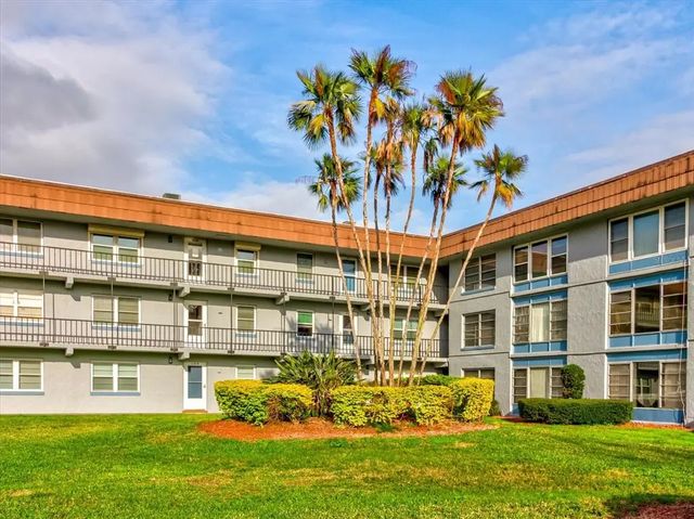 333 Lake Howard Dr Nw 314d, WINTER HAVEN