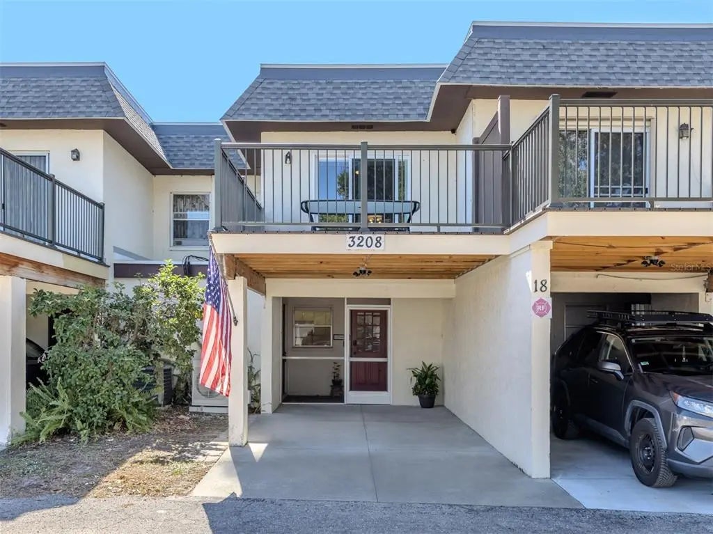 3208 Ramblewood Drive N