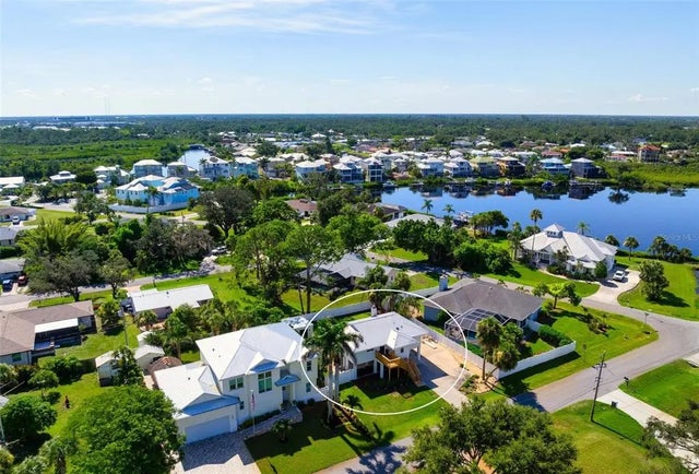 812 Garland Avenue, NOKOMIS