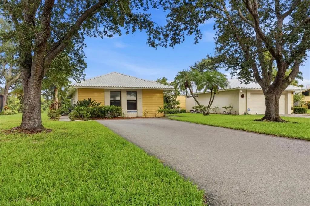 311 Pembroke Lane N 196, VENICE