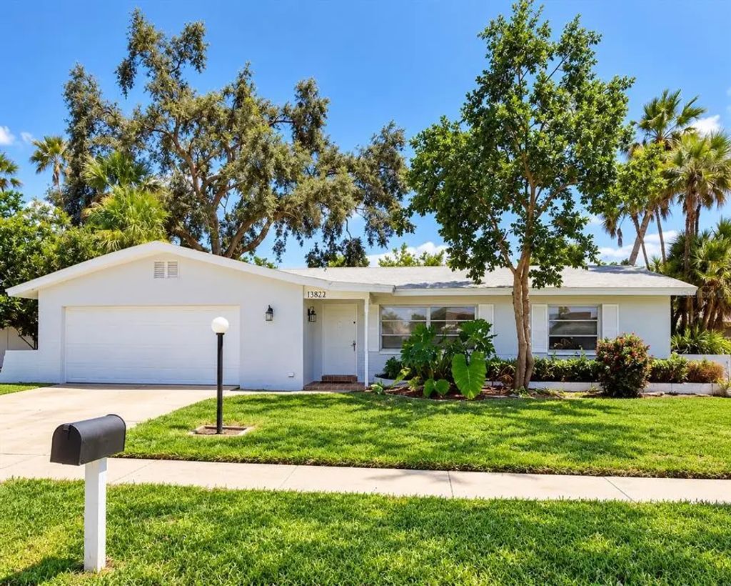 13822 Brewster Dr, LARGO