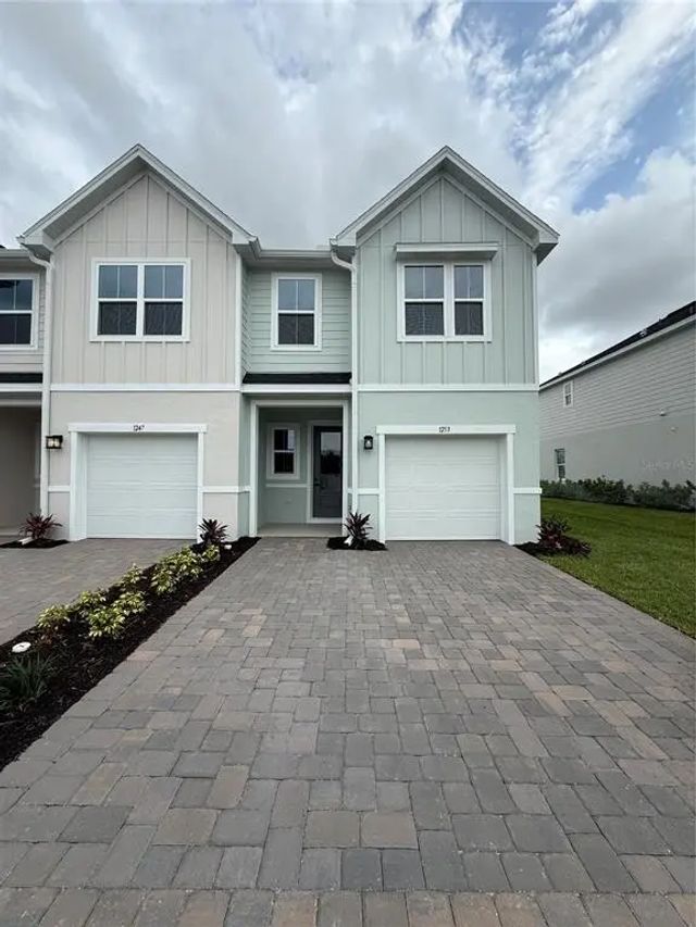 1253 Pineywood Field Drive, DAVENPORT