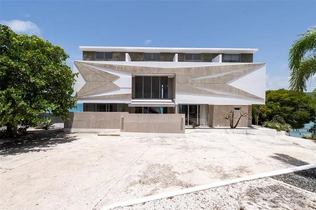 8 Cerro Jacinto, GUANICA