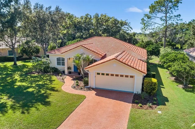 126 Lake Region Circle, WINTER HAVEN