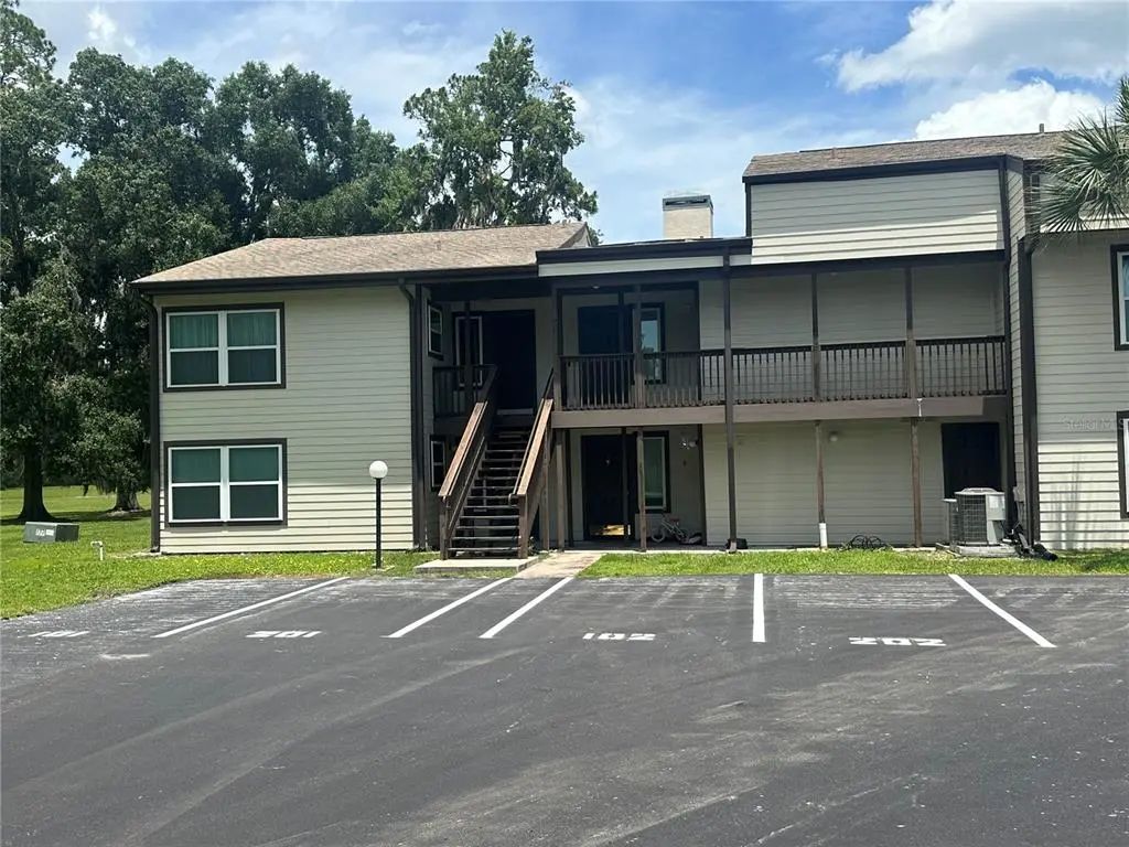 17202 Sandalwood Drive 202, WILDWOOD