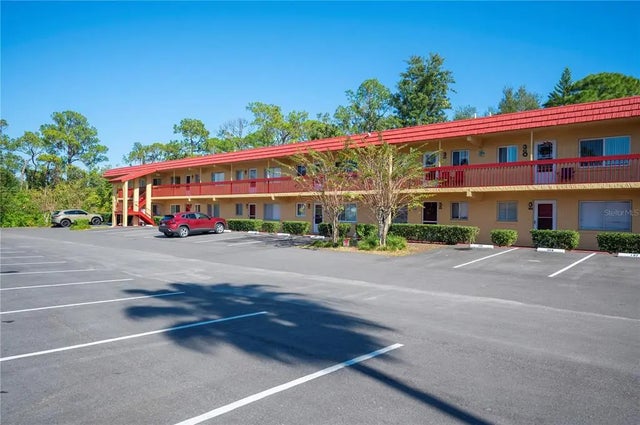 400 El Camino Drive 202, WINTER HAVEN