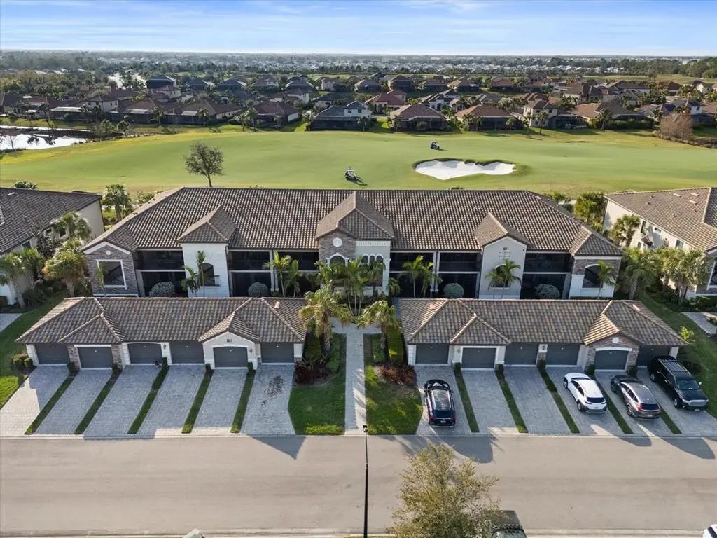 5527 Palmer Circle 205, BRADENTON