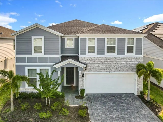 3213 Lilac Way, DAVENPORT
