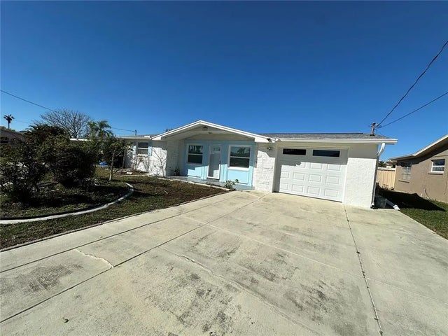 12613 4th Isle, HUDSON