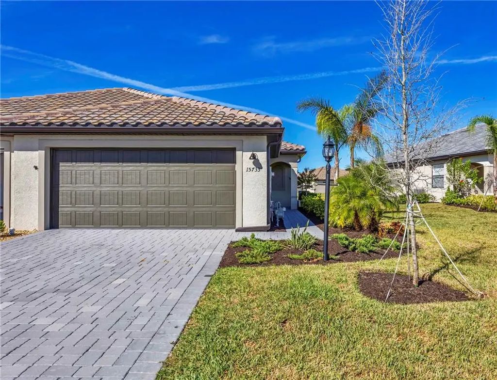 15733 Sunny Day Drive, BRADENTON