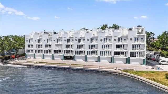 4950 Bayshore Boulevard 27, TAMPA