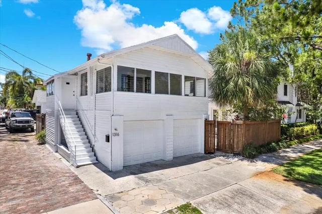 1381 Oak Street Ne, ST PETERSBURG