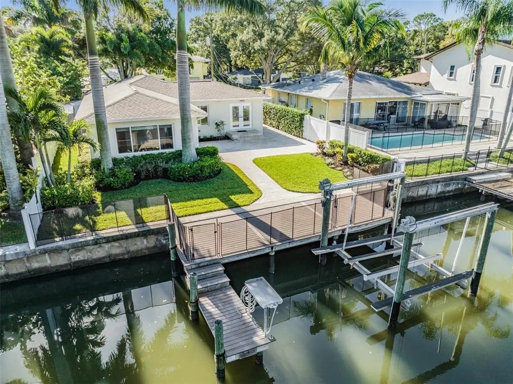 640 Geneva Place, TAMPA