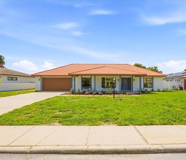 2004 Leisure Drive, WINTER HAVEN