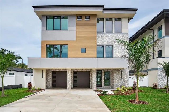 1935 Shore Acres Boulevard Ne, ST PETERSBURG