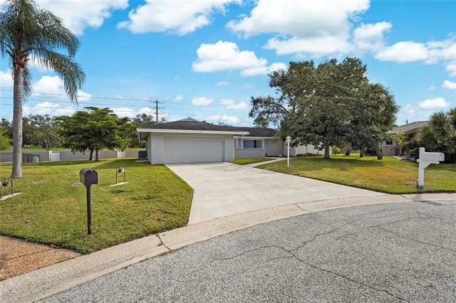 5720 Timber Lake Circle, SARASOTA