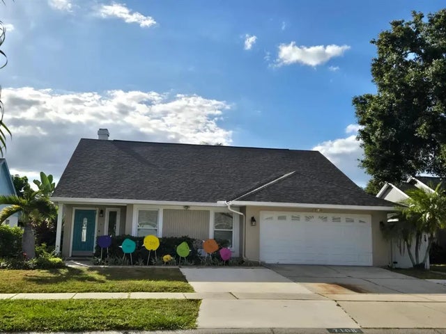 7108 Hollowell Drive, TAMPA