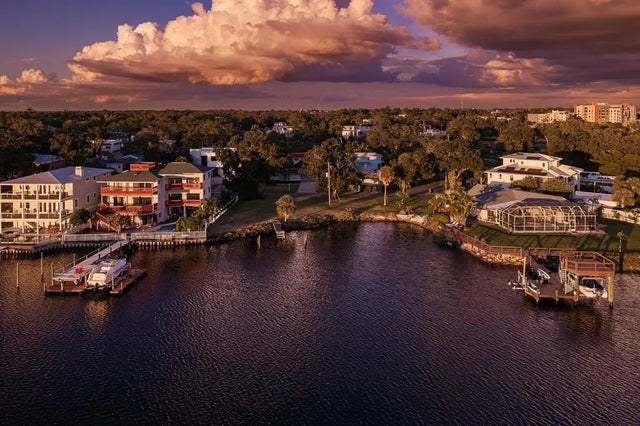 2203 N Riverside Drive, TAMPA