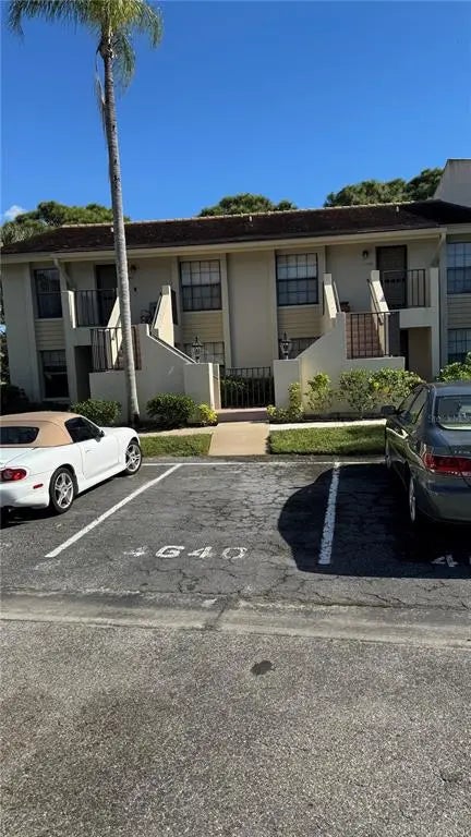 4640 Weybridge 12, SARASOTA