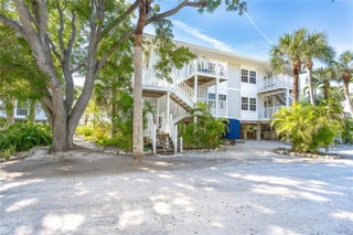 Gulf Shores Realty: 2 7aa167bf6ec96e6f2adf25e0a352cfbd s