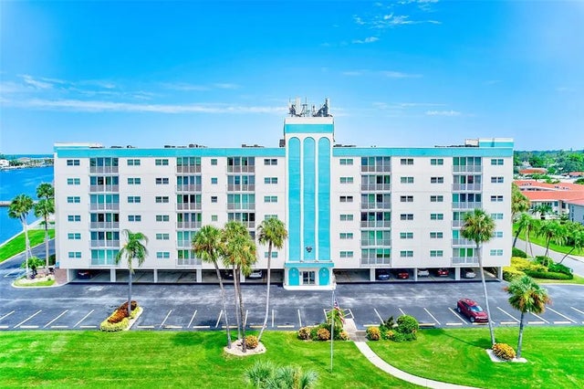 10216 Regal Drive 705, LARGO