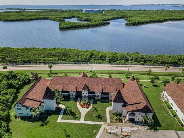 320 N Bayshore Boulevard 107, CLEARWATER