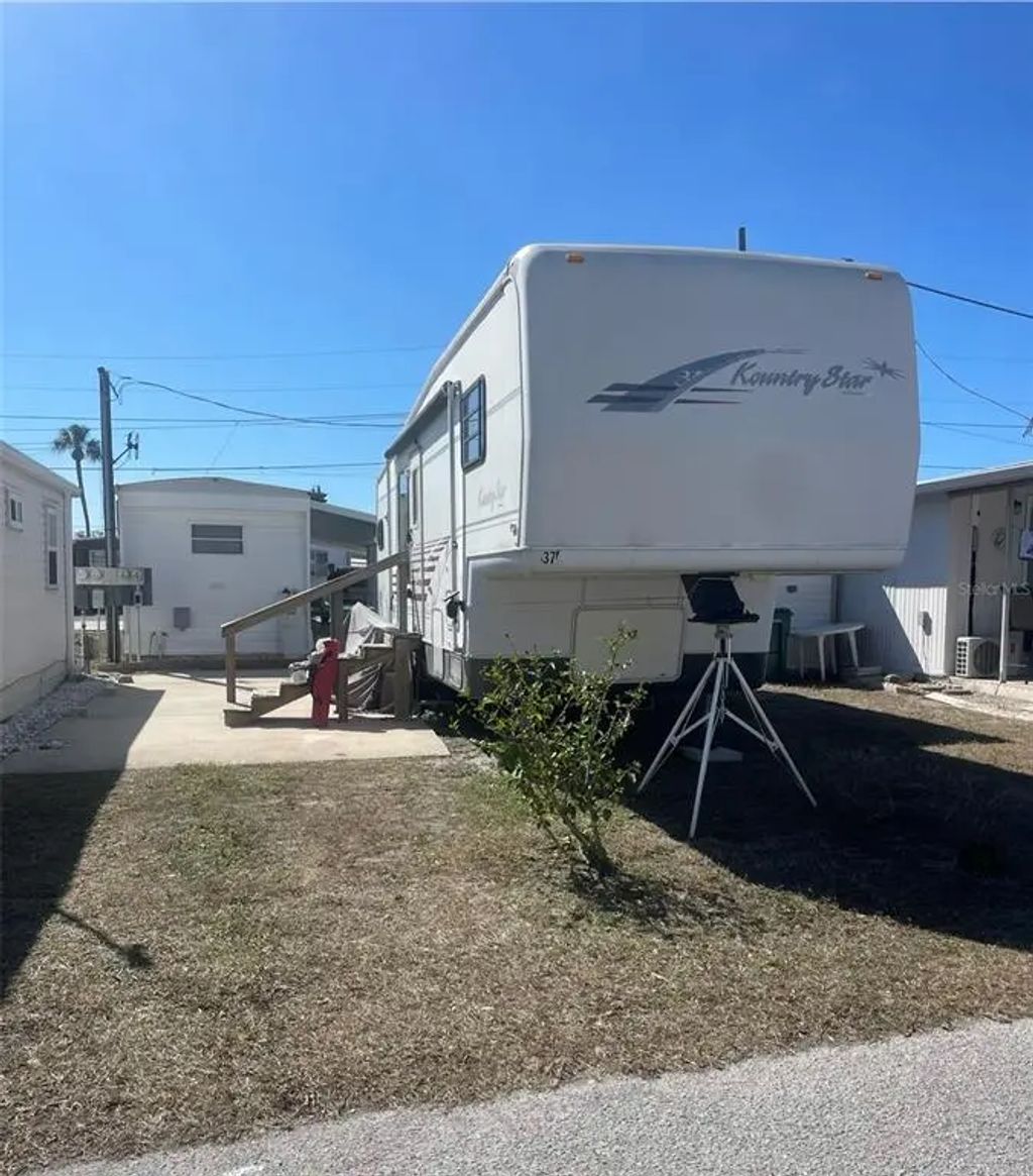 37 Illinois Street, PALMETTO