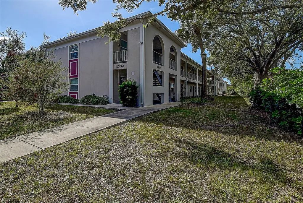 8302 Bardmoor Boulevard 202, SEMINOLE