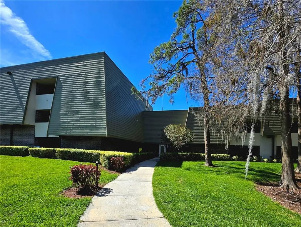 36750 Us Highway 19 N 4-107, PALM HARBOR