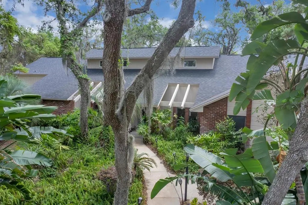 204 Green Lake Circle, LONGWOOD